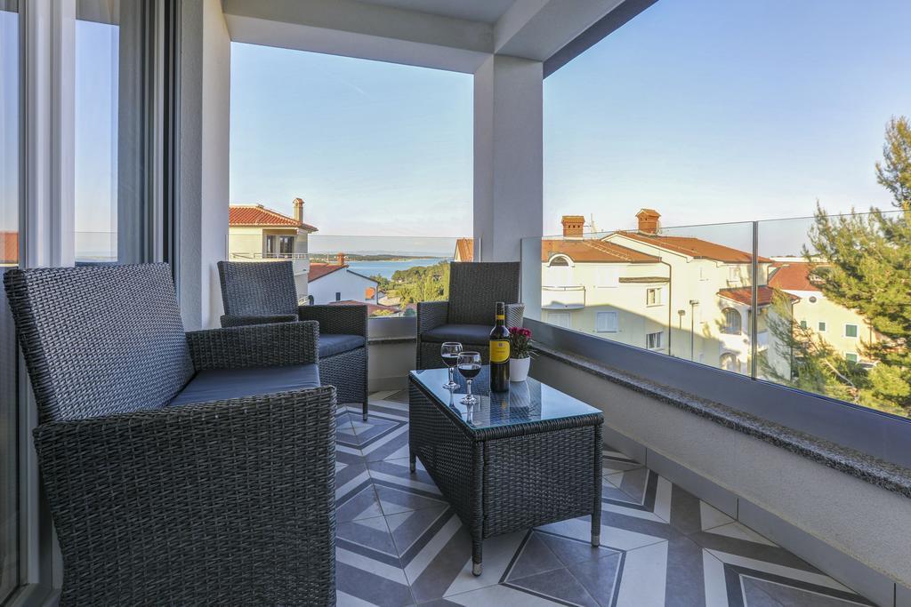 Viras Luxury Holiday Premantura Exterior foto