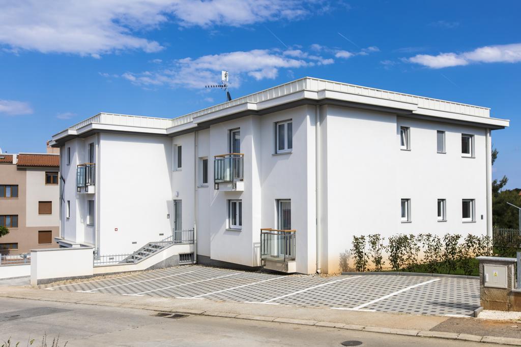 Viras Luxury Holiday Premantura Exterior foto